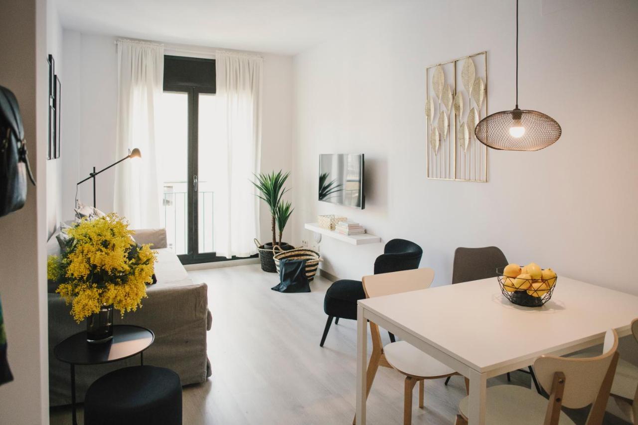 One-Bedroom Apartment,975552934:JPEG